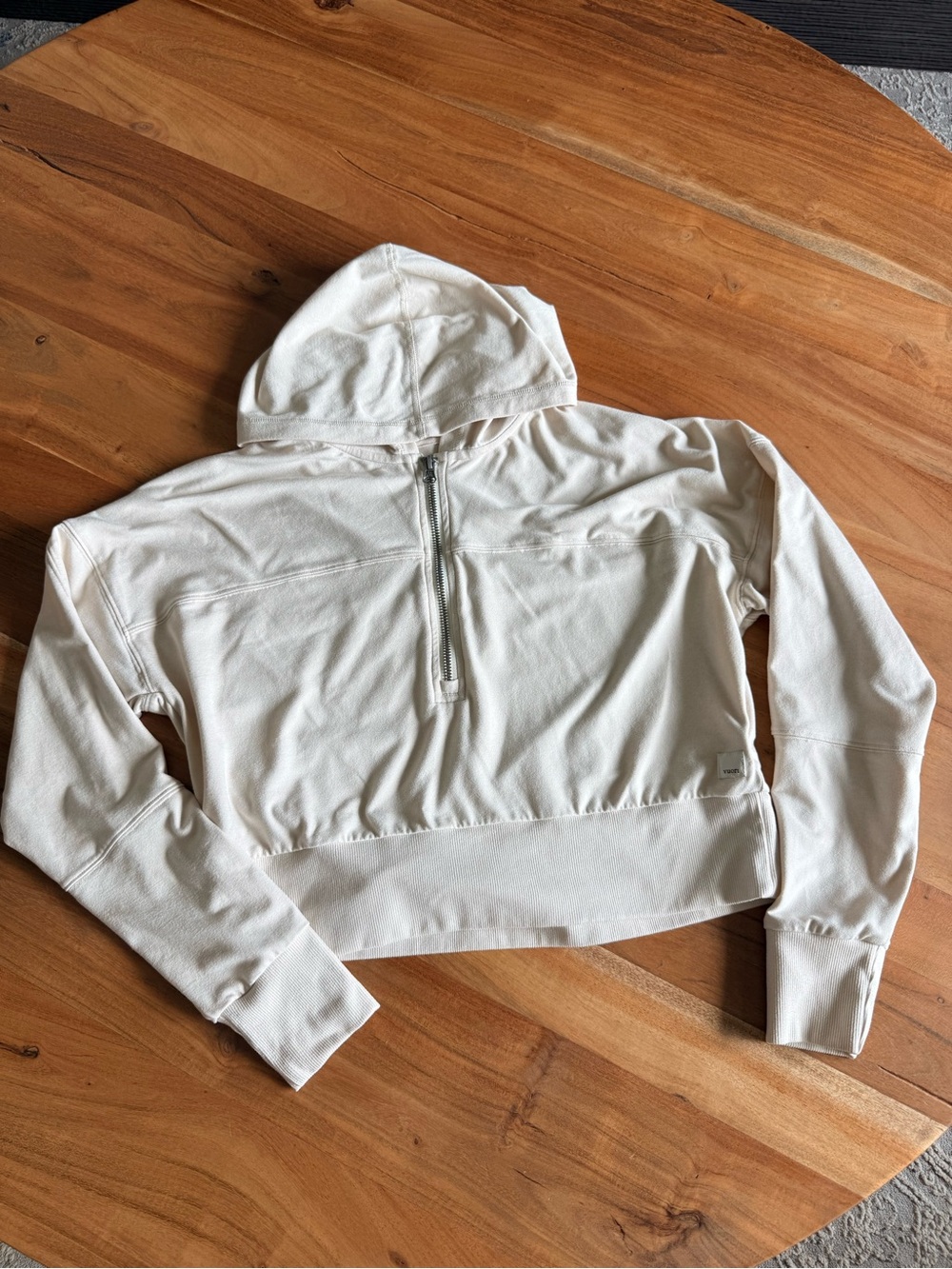 Vuori Halo Half Zip Cropped Hoodie in DreamKnit Cream Milkweed size XS